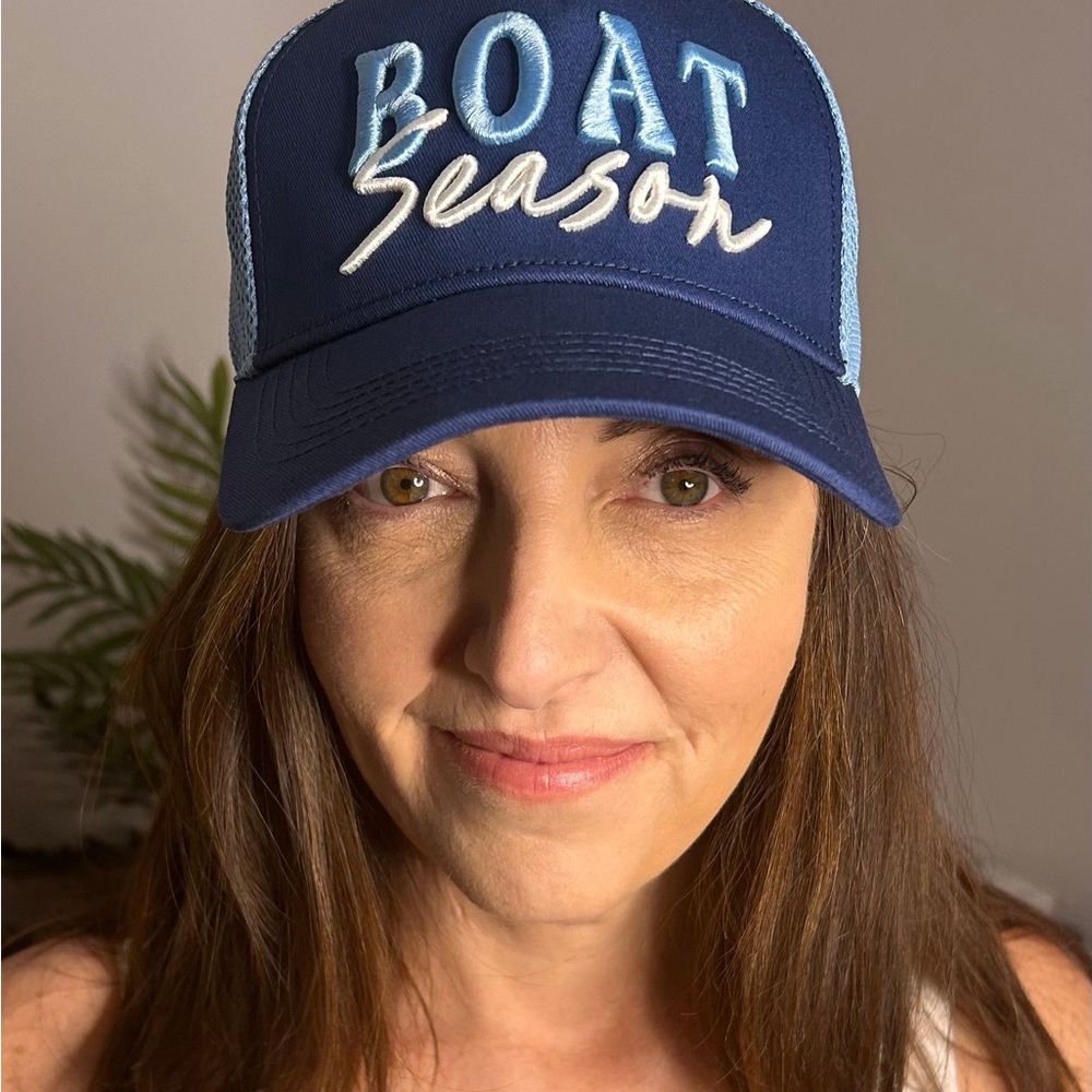 NWT! Shiraleah Blue and White Embroidered 'Boat Season' Hat